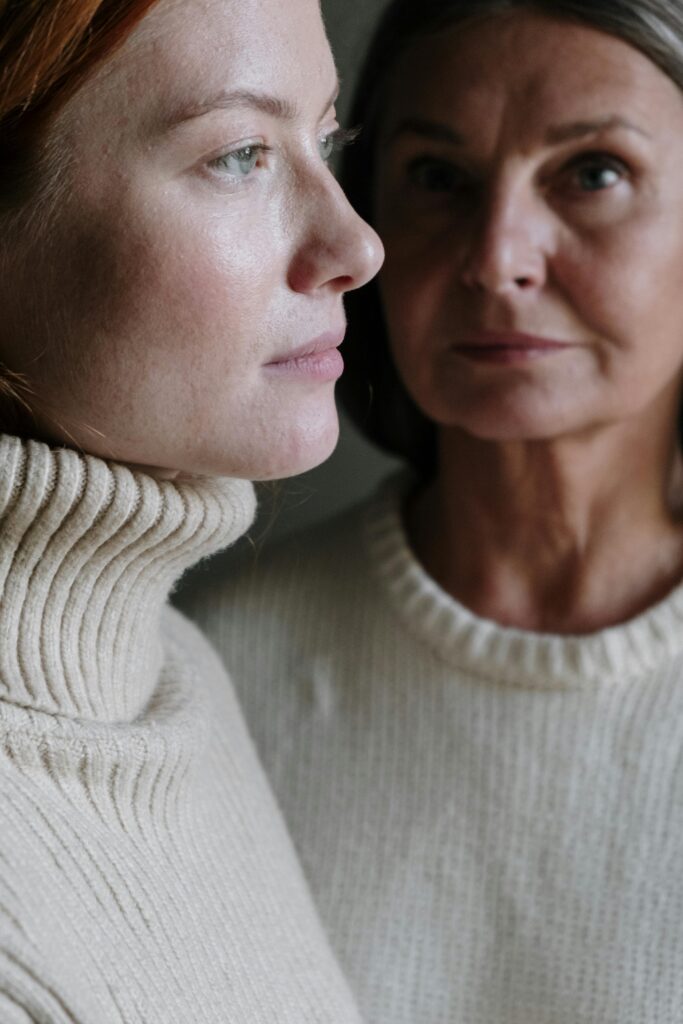 Image of a mother and daughter to represent the joys and challenges of being in the UK with a mother in Poland. Image courtesy Pexels.com
