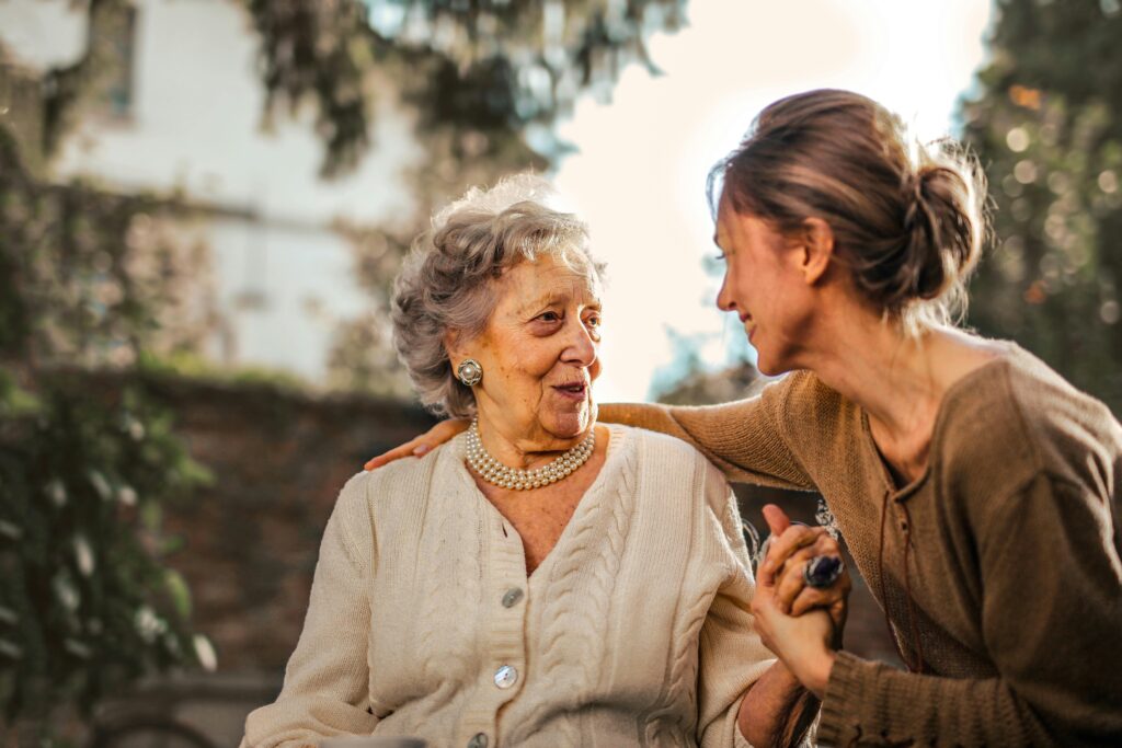 Image of a mother and daughter to represent the joys and challenges of being in the UK with a mother in Poland. Image courtesy Pexels.com