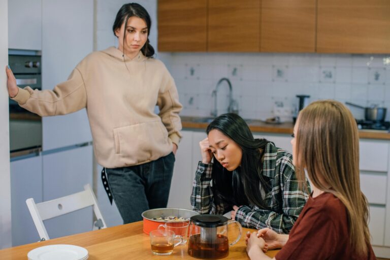 From Overload to Conscious Strength - a series of 4 meetings for women - now booking at the Balham Woman's Support Group (image courtesy Pexels)